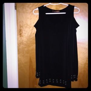 Beautiful silky cold shoulder w/ silver grommets